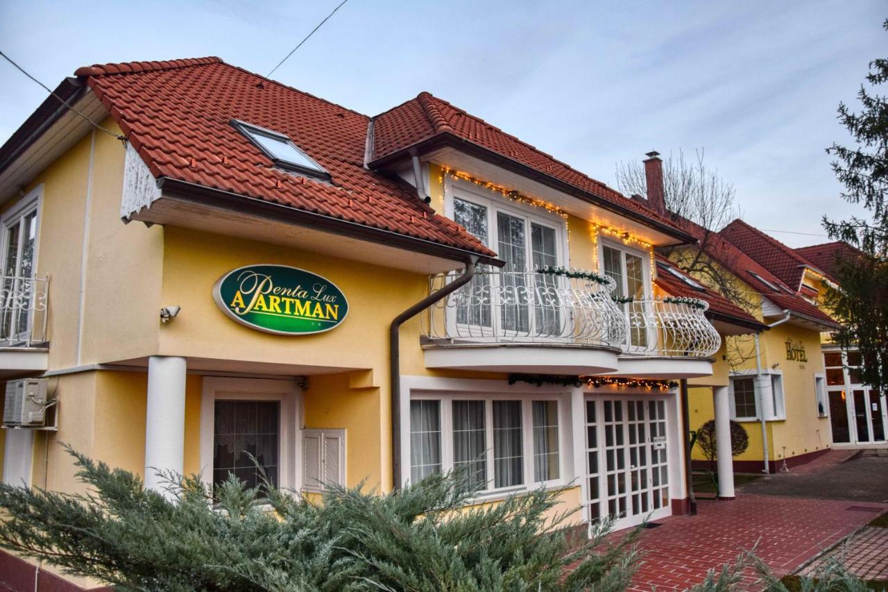 Hotel Penta Lux Tata Εξωτερικό φωτογραφία