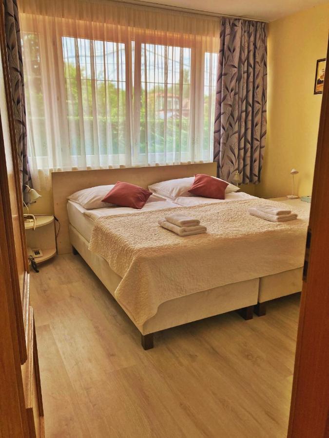 Hotel Penta Lux Tata Εξωτερικό φωτογραφία